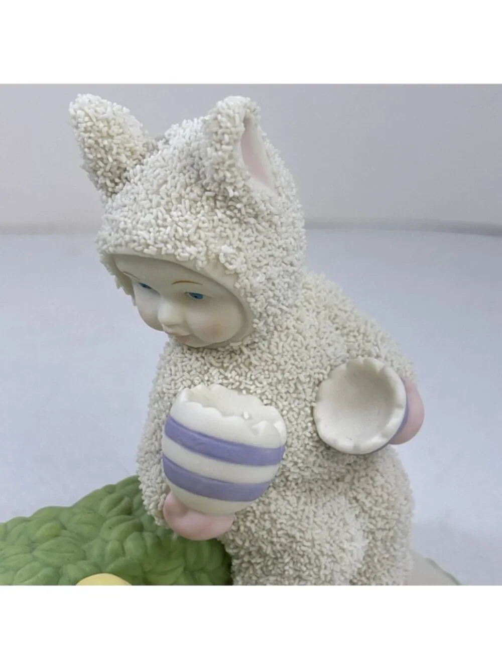 Dept 56 Snowbunnies - Easter Snowbunny with Chicks Leaving Home - Picture 3 of 4